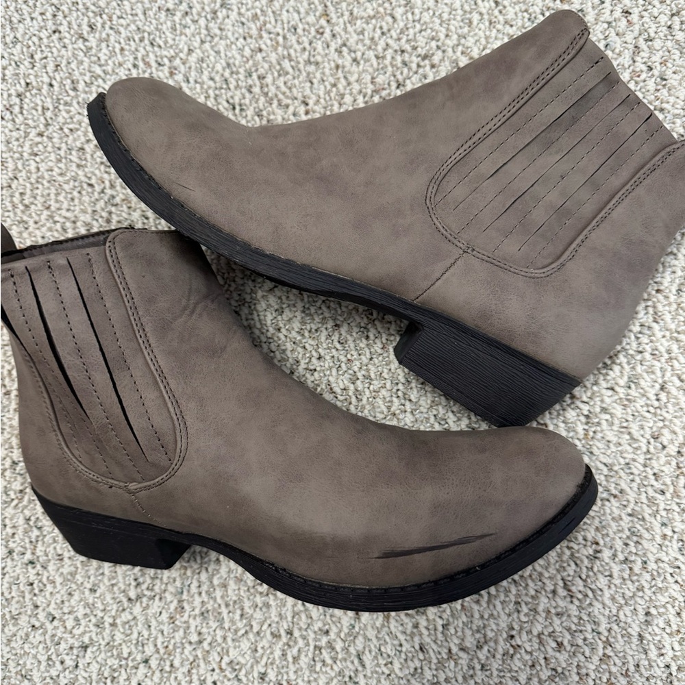 Women’s booties